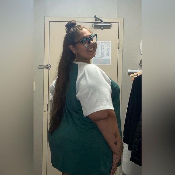 Plus Size 5X+ BloomChic Forest Green and White Raglan Tunic Tee - Picture 7 of 7